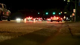 高清城市夜景穿梭车流霓虹灯