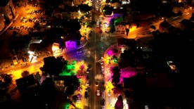 航拍城市夜景穿梭的车流