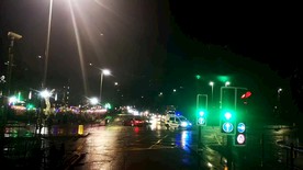 航拍城市夜晚道路灯光