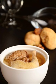 猴头菇炖老鸽