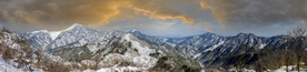 高原雪山