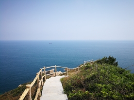 山坡栈道