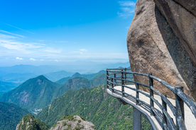 山坡望台