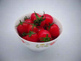 一碗新鲜草莓