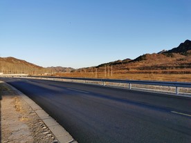 宁静的路
