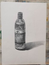 素描矿泉水