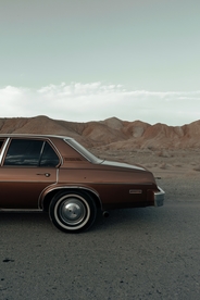 轿车尾部街道户外背景素材