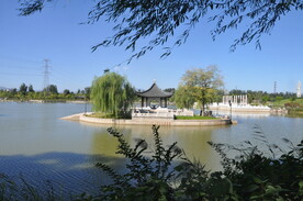 北京某公园景观湖与小岛
