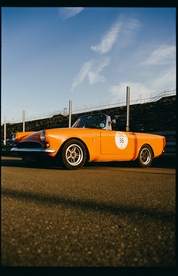 街头豪车轿车复古背景素材