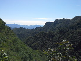 层峦叠嶂的山