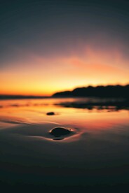 夕阳湖畔