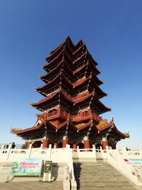 复古建筑高塔全景