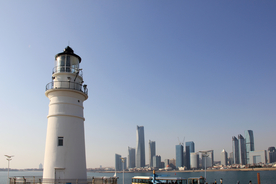 海滨城市旅游风光青岛灯塔