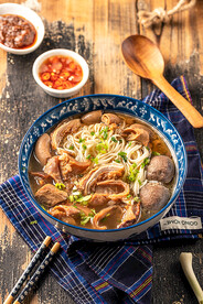 特色牛杂牛肉丸面