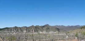 蓝天群山
