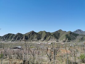 蓝天群山
