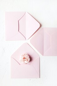 粉色信封