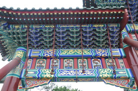 北京北海公园积翠牌楼局部