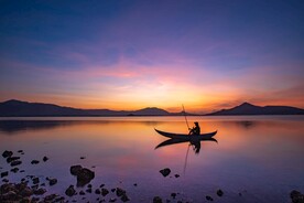 湖光水色唯美落日余晖