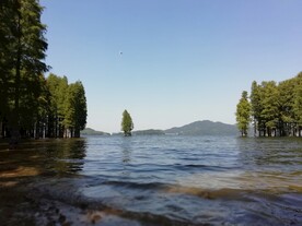 湖水