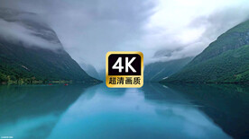 航拍烟雾缭绕的湖面