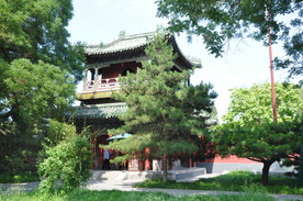 北京北海公园二层古建筑