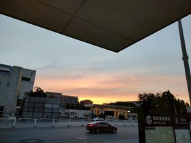 地铁站夏日晚霞日落