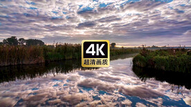 云层在河流上空高速飘过