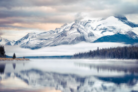 风光摄影之雪山溪流峡谷