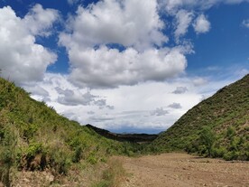 蓝天白云青山