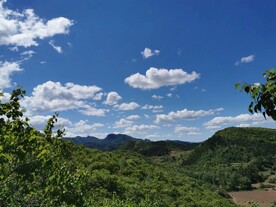 蓝天白云青山