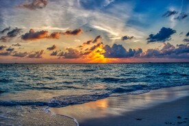 海边日出