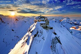 雪山日出
