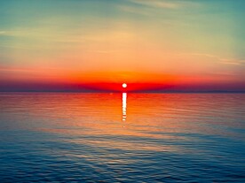 海边日出