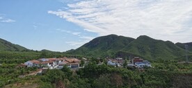 蓝天白云青山村庄