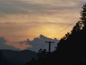 山区晚霞风光