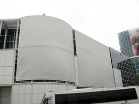 展馆外大海报样机模板展示