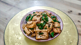 客家菜肴豆腐丝滑肉片