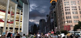 乌云密布