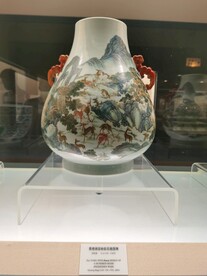 清代景德镇窑粉彩百鹿图尊