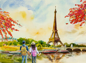 一对情侣站在巴黎埃菲尔铁塔下面