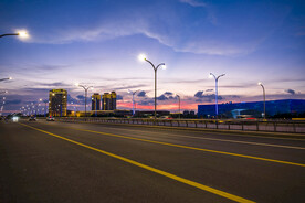 夕阳西下的城市美景