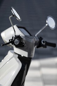 助力车