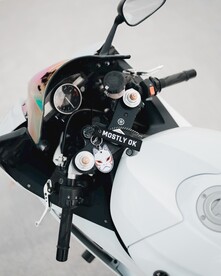 摩托车
