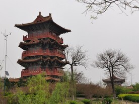 开封清明上河园中式塔楼古建筑