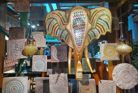 砖雕和大象艺术品摆件