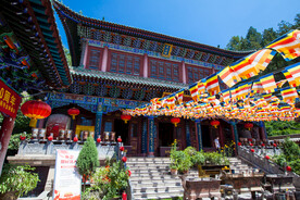 白塔山公园 法雨寺