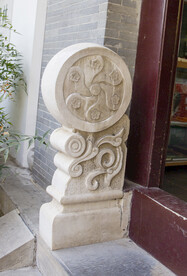 白玉石鼓