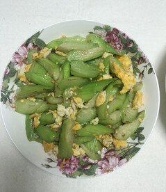 丝瓜炒鸡蛋 