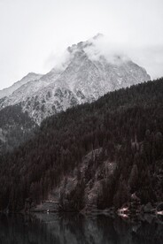 山岭 